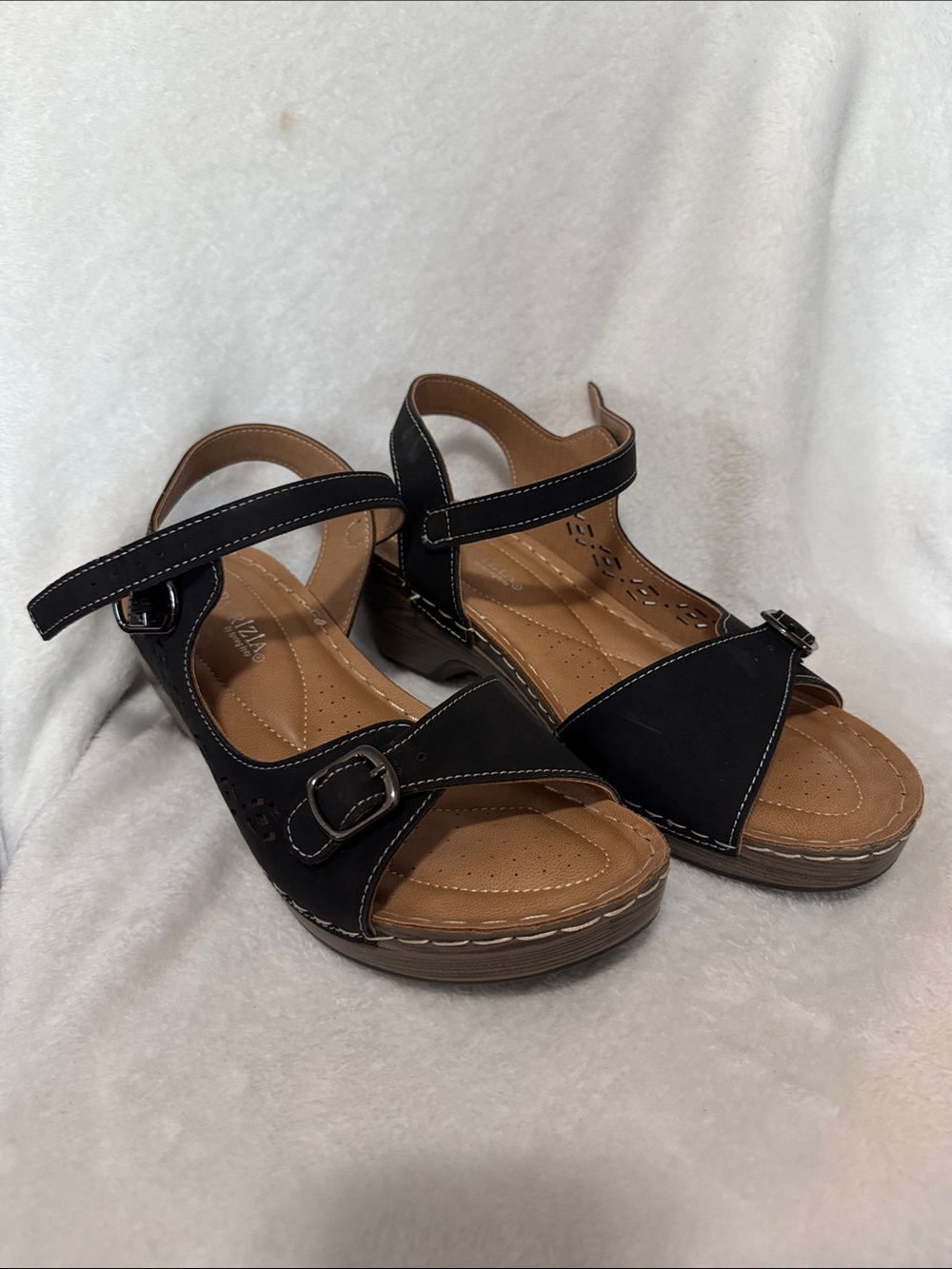 Women's size 10 Patrizia Black Comfort Wedge Sandals - Ankle Strap